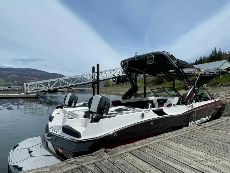 Slide: The Image of Mastercraft XT24 2024 - 5524365
