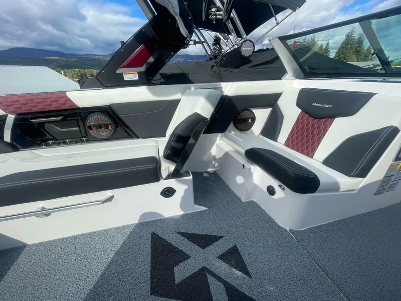 Slide: The Image of Mastercraft XT24 2024 - 5524376