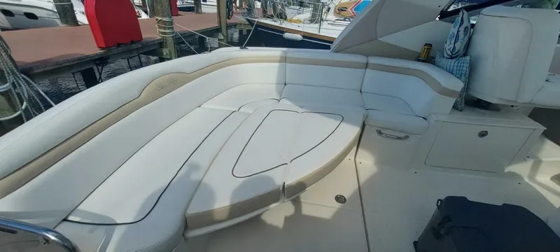 Slide: The Image of Sea Ray 37 2009 - 5518881