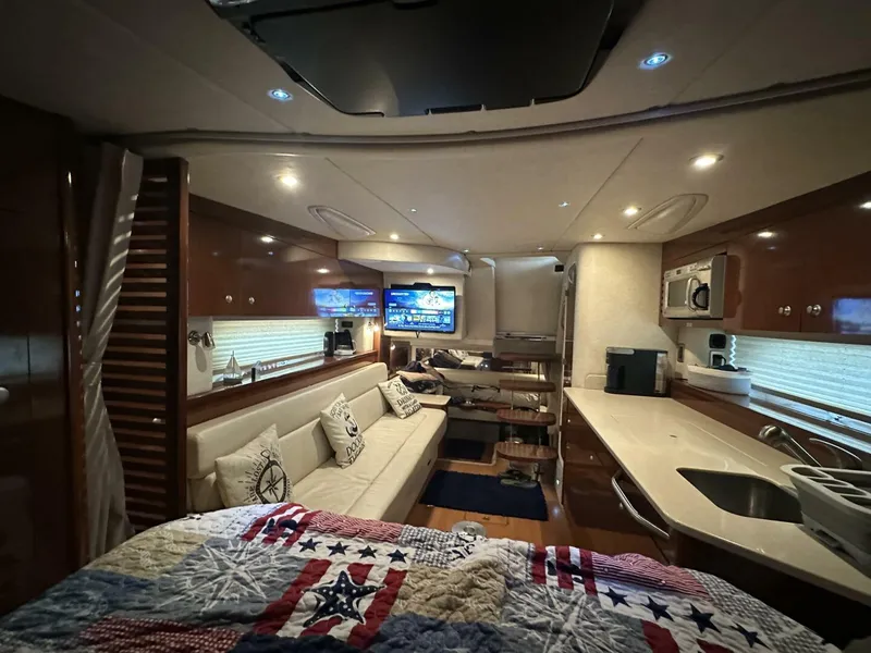 Slide: The Image of Sea Ray 37 2009 - 5518939