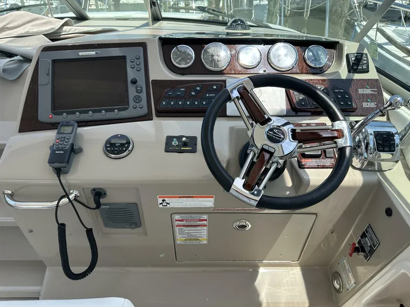 Slide: The Image of Sea Ray 37 2009 - 5518928