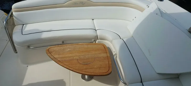 Slide: The Image of Sea Ray 37 2009 - 5518883