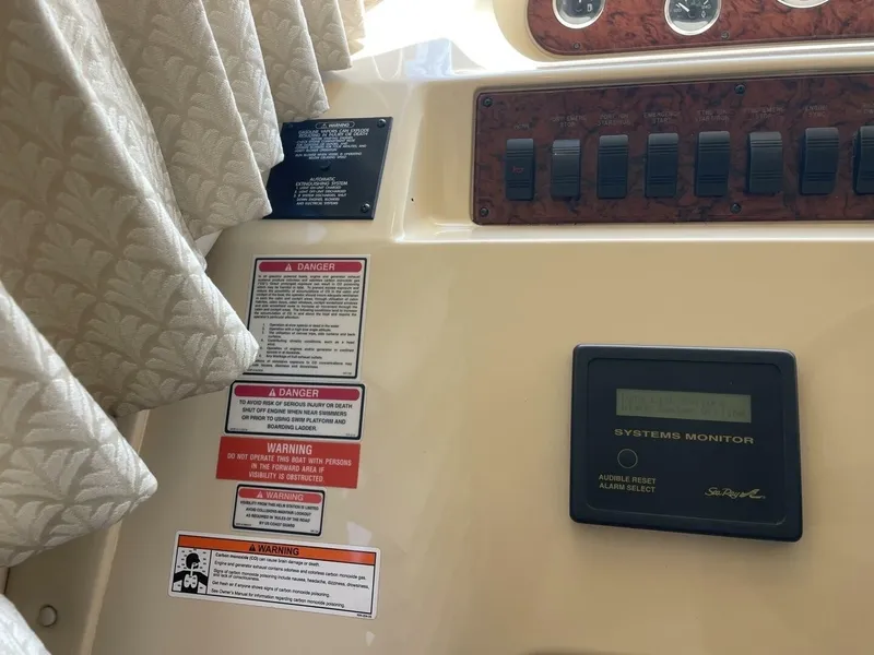 Slide: The Image of Sea Ray 400 Sedan Bridge 2000 - 7528763