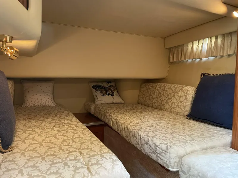 Slide: The Image of Sea Ray 400 Sedan Bridge 2000 - 5672541