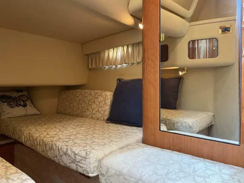 Slide: The Image of Sea Ray 400 Sedan Bridge 2000 - 5672542