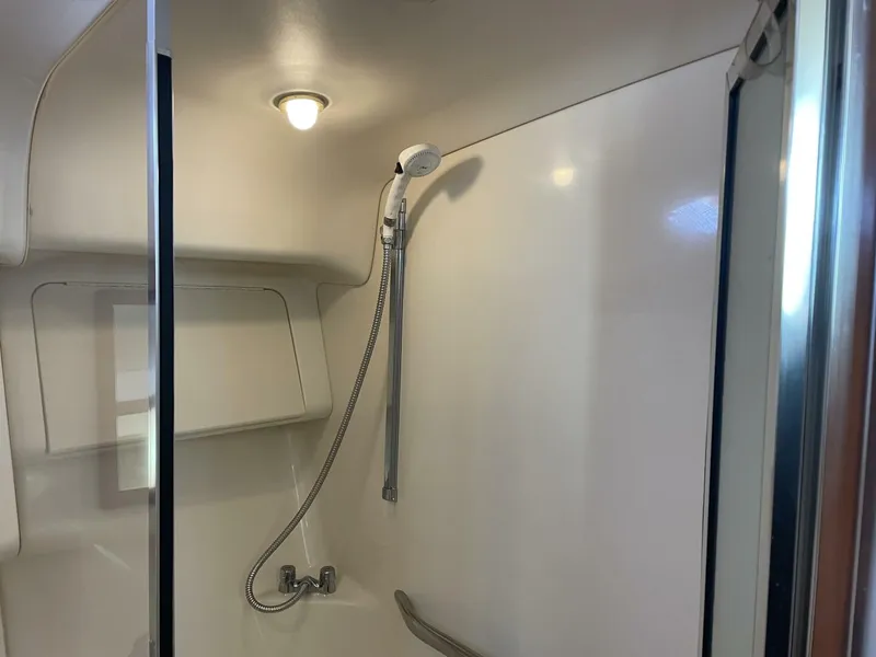 Slide: The Image of Sea Ray 400 Sedan Bridge 2000 - 5672544