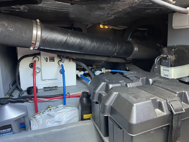 Slide: The Image of Sea Ray 400 Sedan Bridge 2000 - 5672555