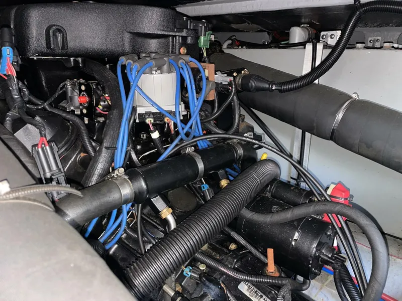 Slide: The Image of Sea Ray 400 Sedan Bridge 2000 - 5672563