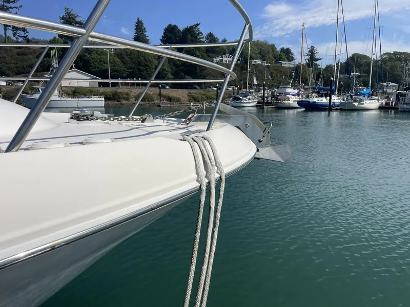 Slide: The Image of Sea Ray 400 Sedan Bridge 2000 - 5672452