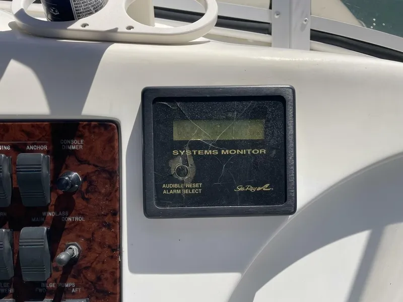 Slide: The Image of Sea Ray 400 Sedan Bridge 2000 - 7528746