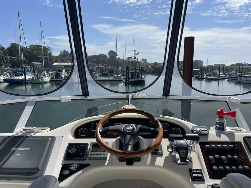 Slide: The Image of Sea Ray 400 Sedan Bridge 2000 - 5672463