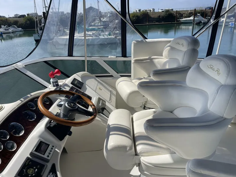 Slide: The Image of Sea Ray 400 Sedan Bridge 2000 - 5672464