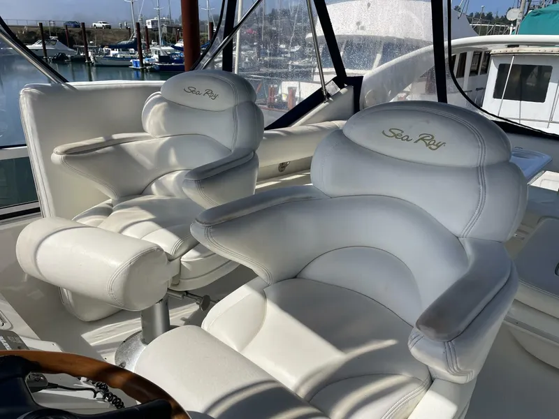 Slide: The Image of Sea Ray 400 Sedan Bridge 2000 - 5672465