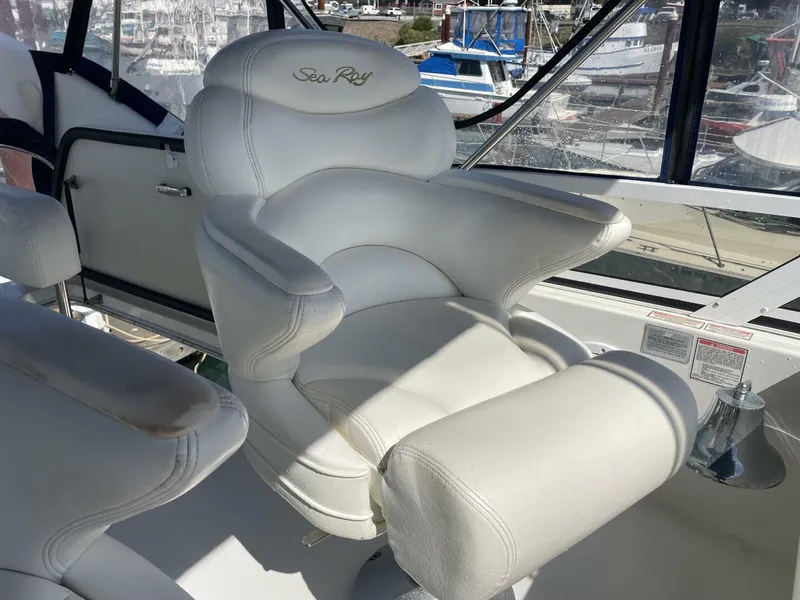 Slide: The Image of Sea Ray 400 Sedan Bridge 2000 - 5672466