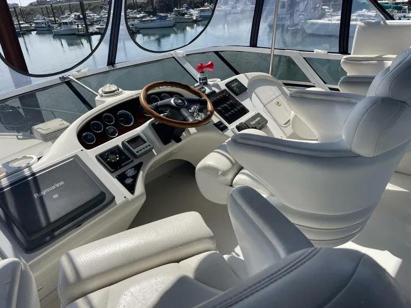 Slide: The Image of Sea Ray 400 Sedan Bridge 2000 - 5672468