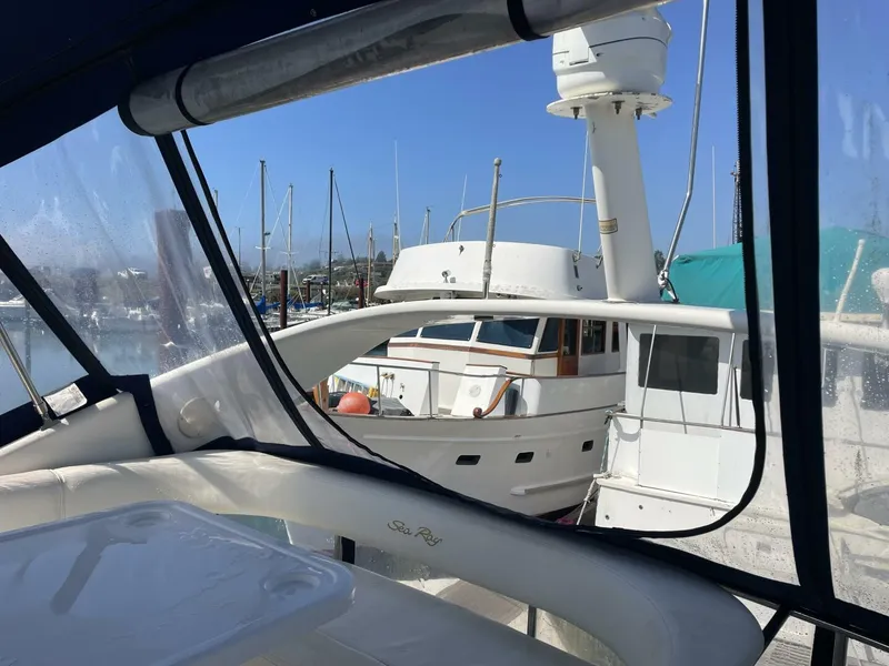 Slide: The Image of Sea Ray 400 Sedan Bridge 2000 - 5672473