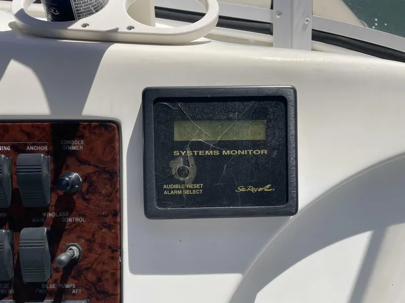 Slide: The Image of Sea Ray 400 Sedan Bridge 2000 - 5672478