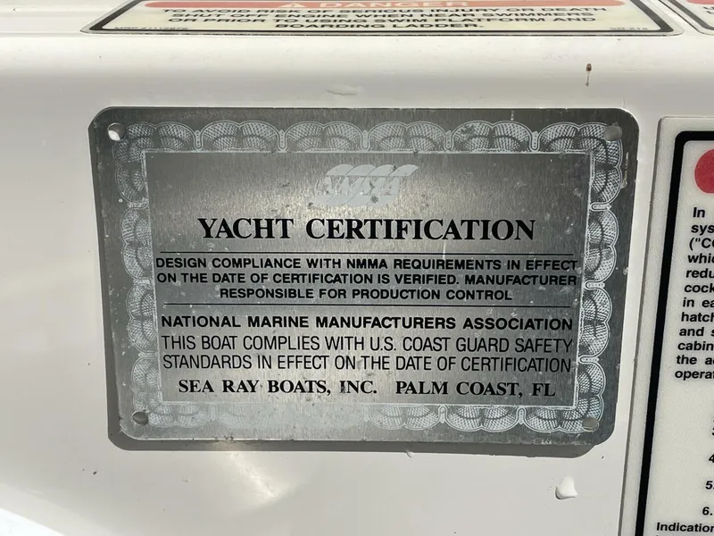 Slide: The Image of Sea Ray 400 Sedan Bridge 2000 - 5672484