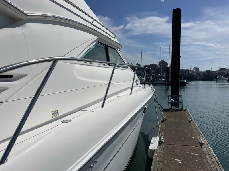 Slide: The Image of Sea Ray 400 Sedan Bridge 2000 - 5672444