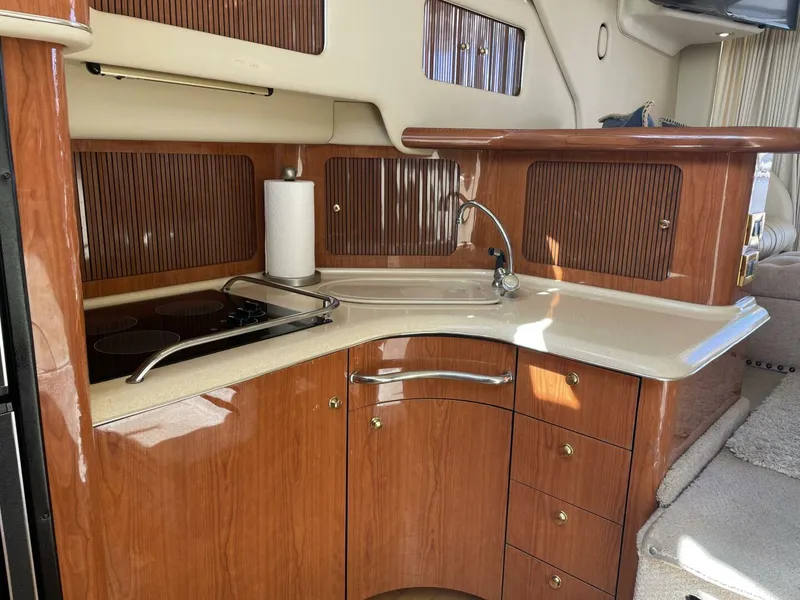 Slide: The Image of Sea Ray 400 Sedan Bridge 2000 - 5672502