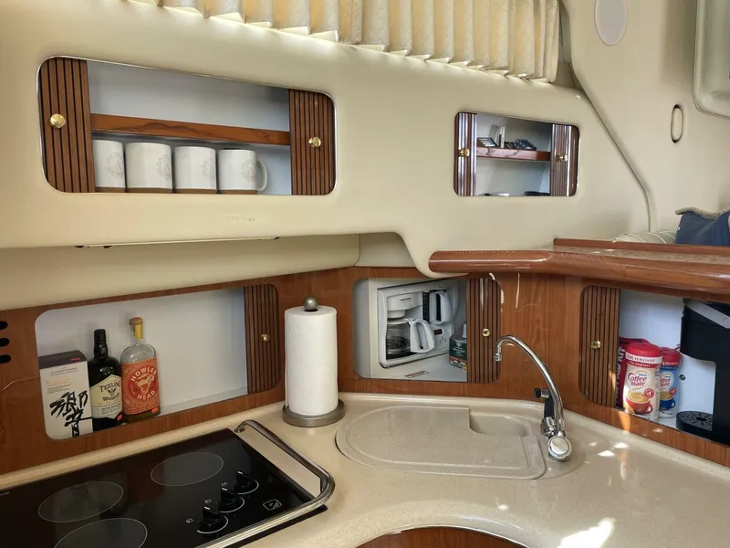 Slide: The Image of Sea Ray 400 Sedan Bridge 2000 - 5672503