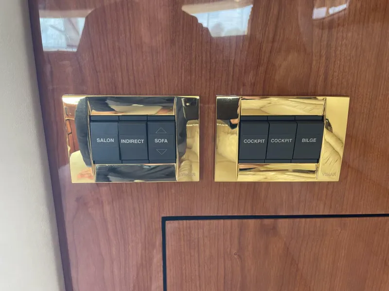 Slide: The Image of Sea Ray 400 Sedan Bridge 2000 - 5672506