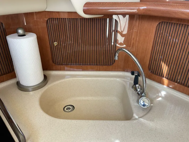 Slide: The Image of Sea Ray 400 Sedan Bridge 2000 - 5672516