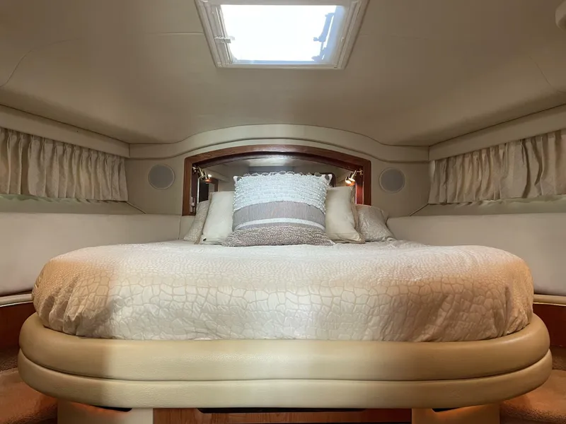 Slide: The Image of Sea Ray 400 Sedan Bridge 2000 - 5672520