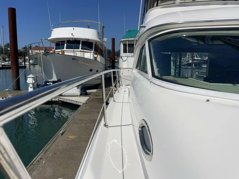 Slide: The Image of Sea Ray 400 Sedan Bridge 2000 - 5672447