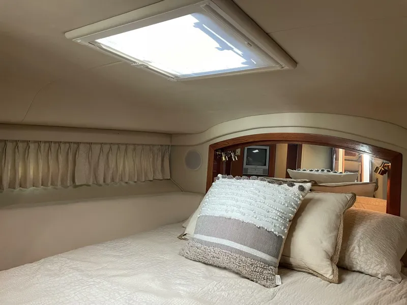 Slide: The Image of Sea Ray 400 Sedan Bridge 2000 - 5672522