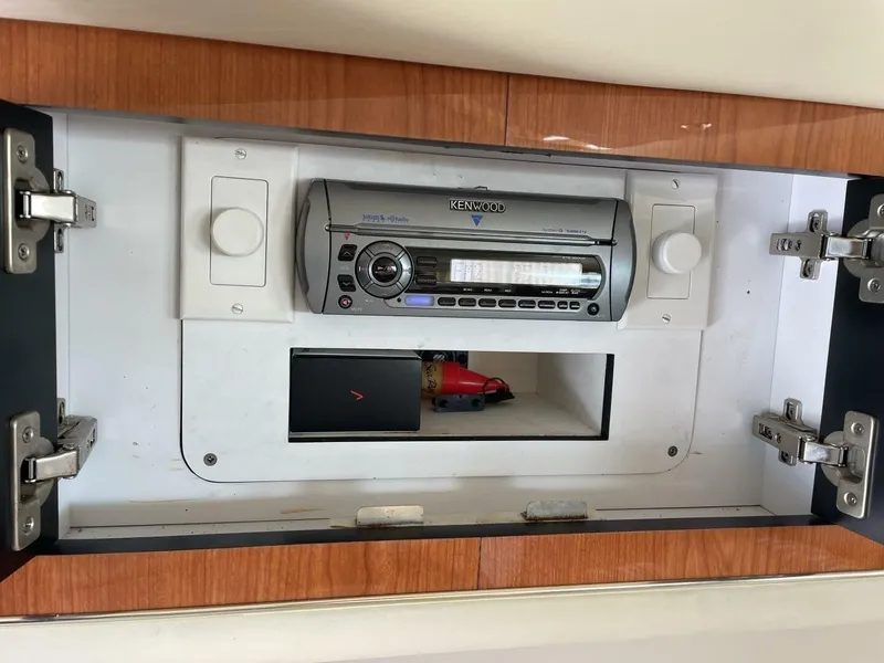 Slide: The Image of Sea Ray 400 Sedan Bridge 2000 - 7528829
