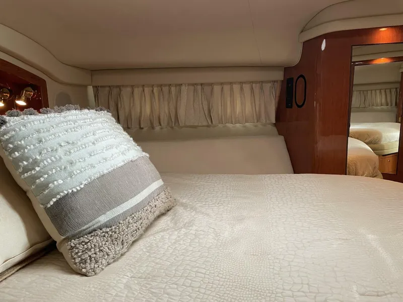 Slide: The Image of Sea Ray 400 Sedan Bridge 2000 - 5672523