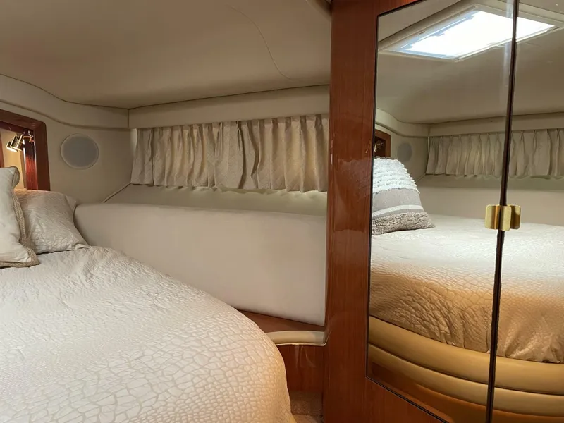 Slide: The Image of Sea Ray 400 Sedan Bridge 2000 - 5672525