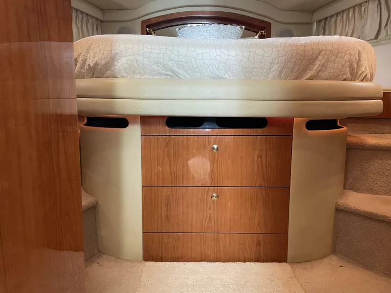 Slide: The Image of Sea Ray 400 Sedan Bridge 2000 - 5672526