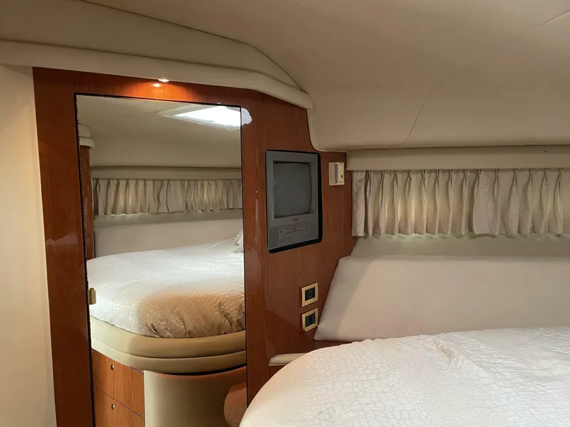 Slide: The Image of Sea Ray 400 Sedan Bridge 2000 - 5672527