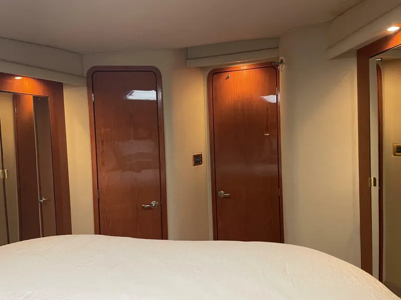 Slide: The Image of Sea Ray 400 Sedan Bridge 2000 - 5672528