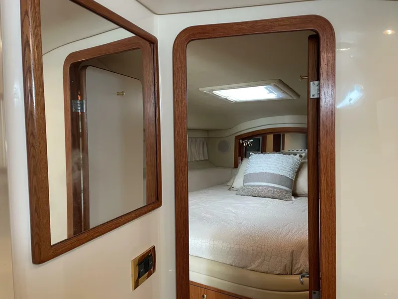 Slide: The Image of Sea Ray 400 Sedan Bridge 2000 - 5672531