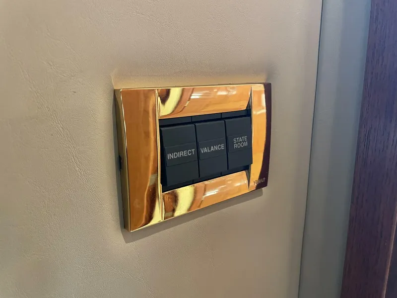 Slide: The Image of Sea Ray 400 Sedan Bridge 2000 - 5672533