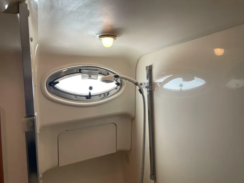 Slide: The Image of Sea Ray 400 Sedan Bridge 2000 - 5672538