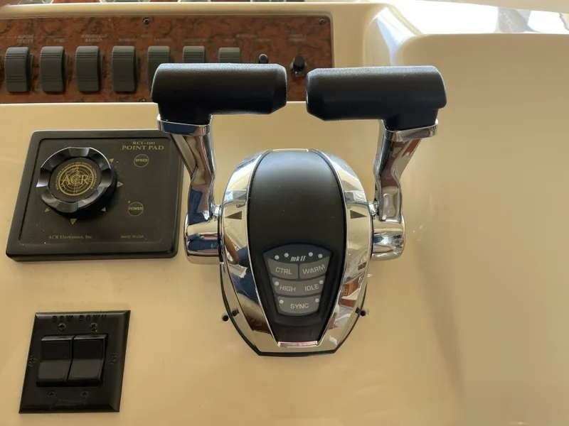 Slide: The Image of Sea Ray 400 Sedan Bridge 2000 - 7528762