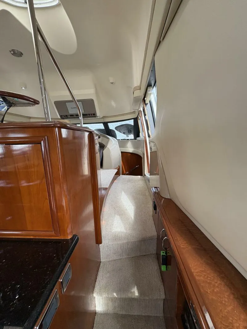 Slide: The Image of 2004 Carver 56 Voyager - 5519006