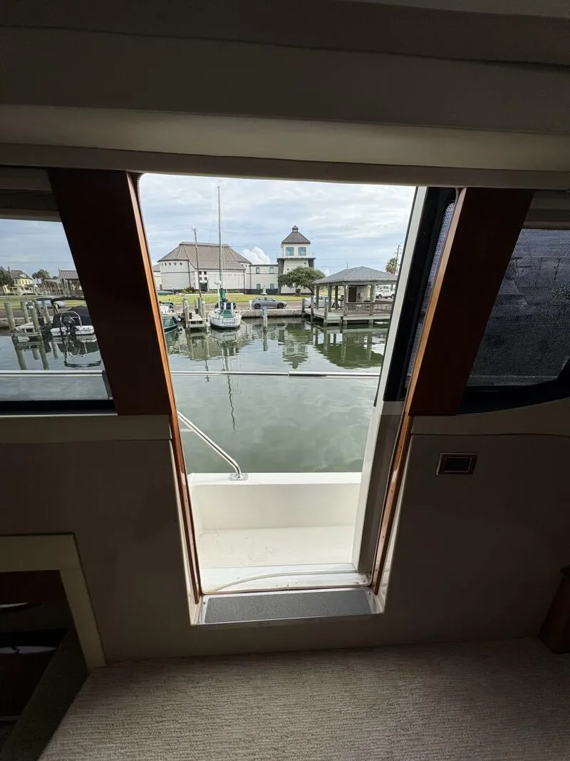 Slide: The Image of 2004 Carver 56 Voyager - 5519013