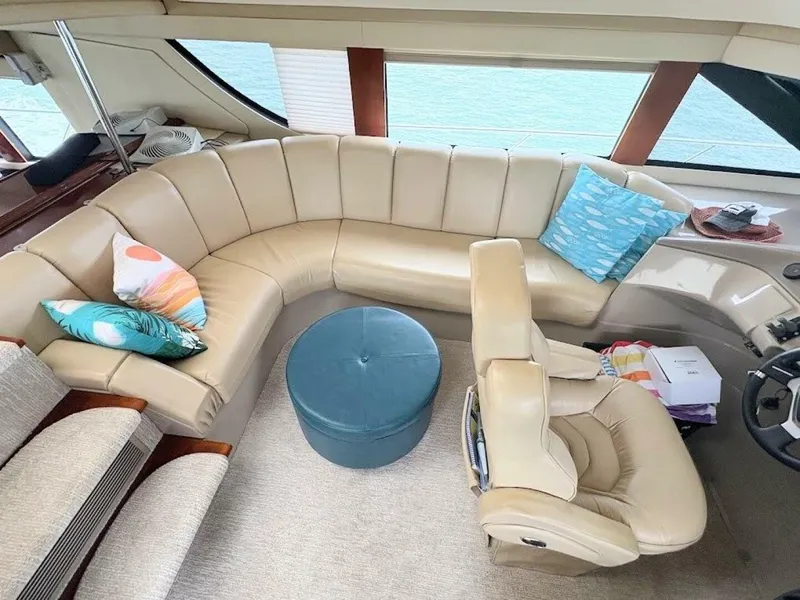 Slide: The Image of 2004 Carver 56 Voyager - 5519040