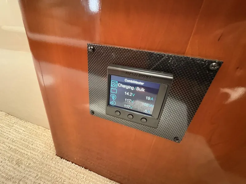 Slide: The Image of 2004 Carver 56 Voyager - 5519007