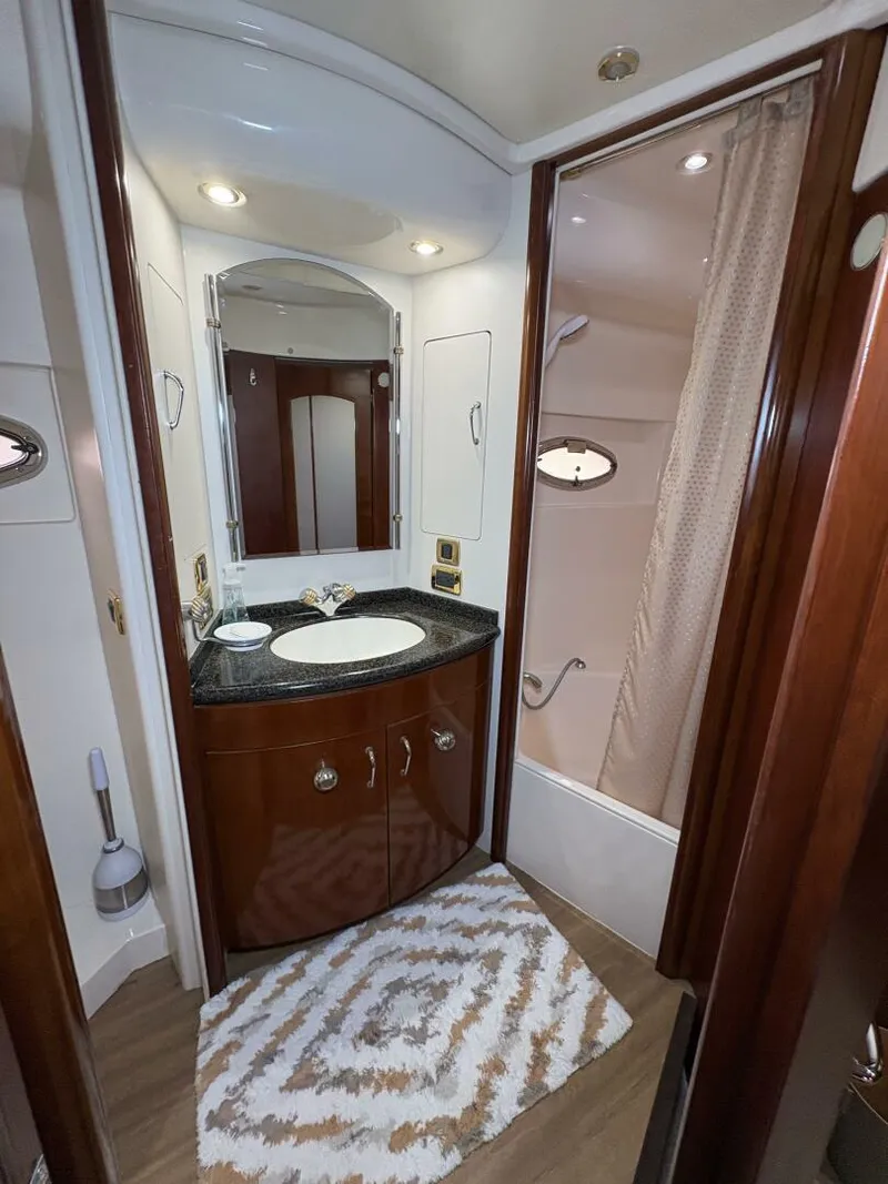 Slide: The Image of 2004 Carver 56 Voyager - 5519023