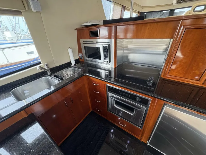 Slide: The Image of 2004 Carver 56 Voyager - 5518977