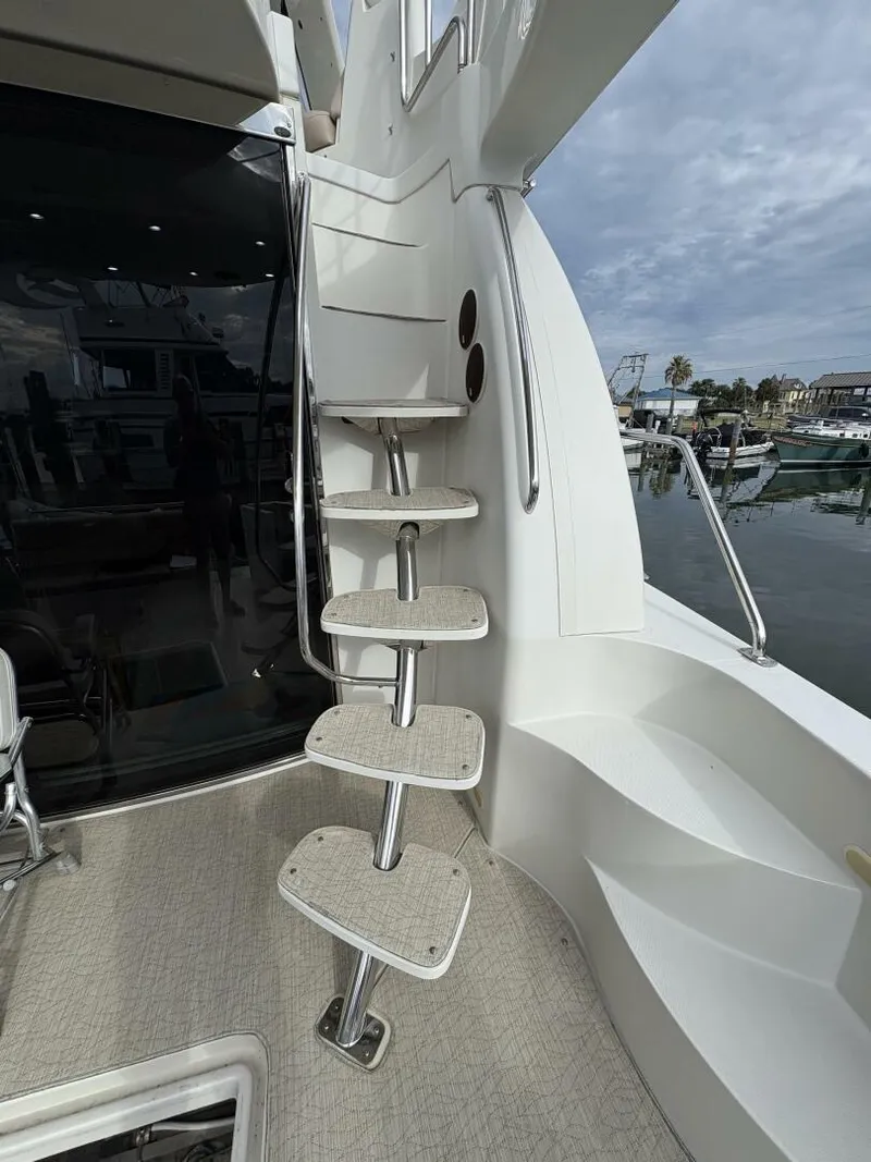 Slide: The Image of 2004 Carver 56 Voyager - 5519032