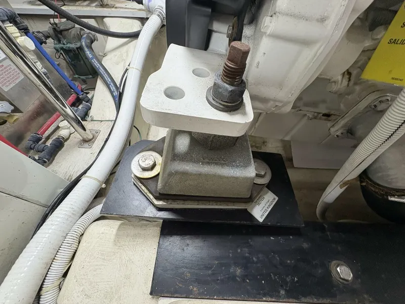 Slide: The Image of 2004 Carver 56 Voyager - 5519065