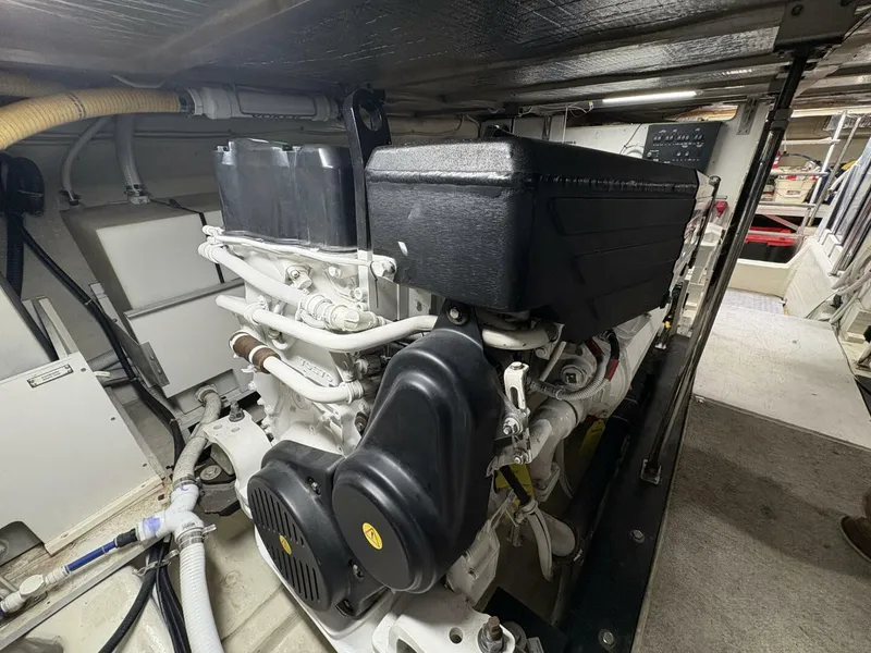 Slide: The Image of 2004 Carver 56 Voyager - 5519068