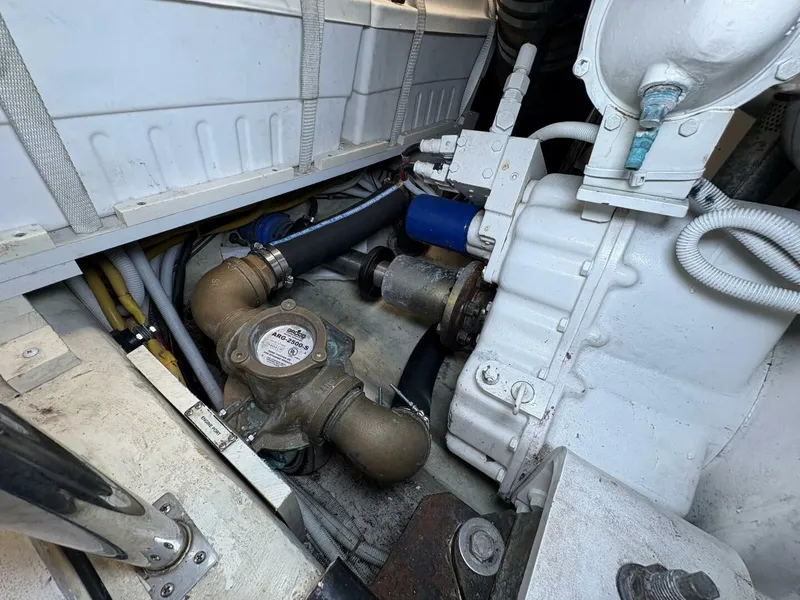 Slide: The Image of 2004 Carver 56 Voyager - 5519083